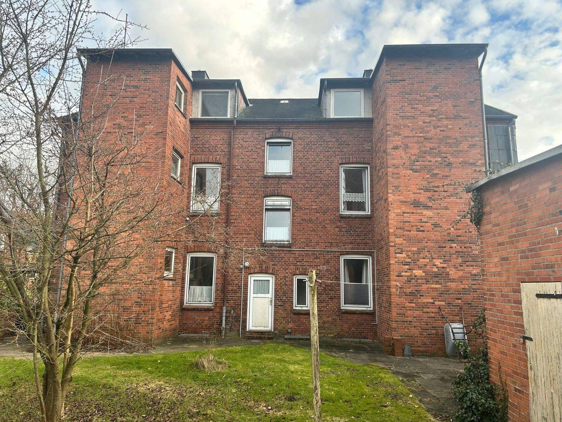 Mehrfamilienhaus in 24768 Rendsburg mit 325 m² kaufen