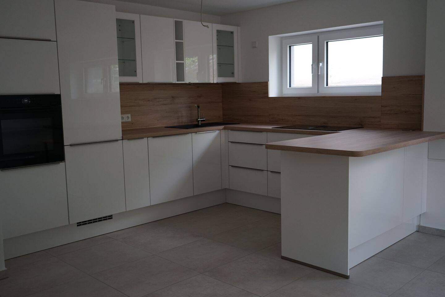 Teilmöblierte neuwertige 2-Zimmer-Wohnung in Nürnberg-Laufamholz zu vermieten
