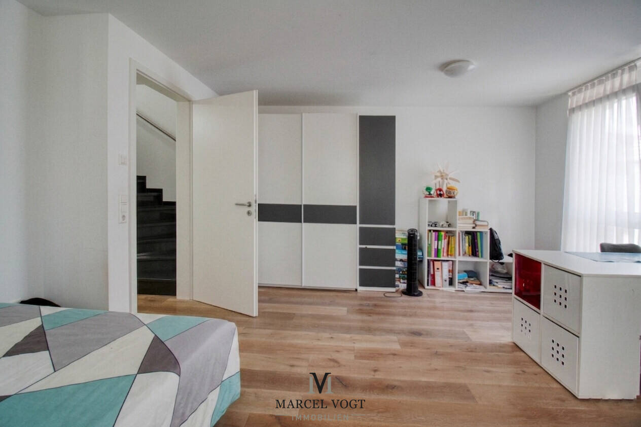 Stilvolle DHH mit Garten, Garage & Top-Ausstattung – Frickenhausen – Vorschaubild 7