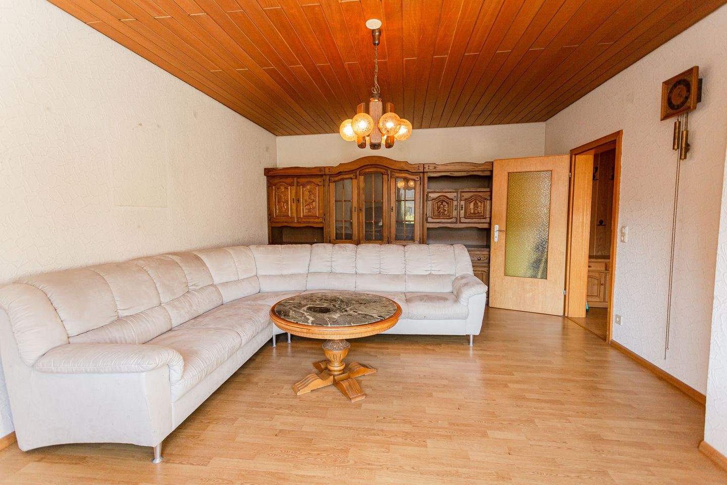 Einfamilienhaus in Zell Kaimt mit großer Terrasse und Garage - Viel Platz für die Familie – Zell (Mosel) – Bild 1 von 9