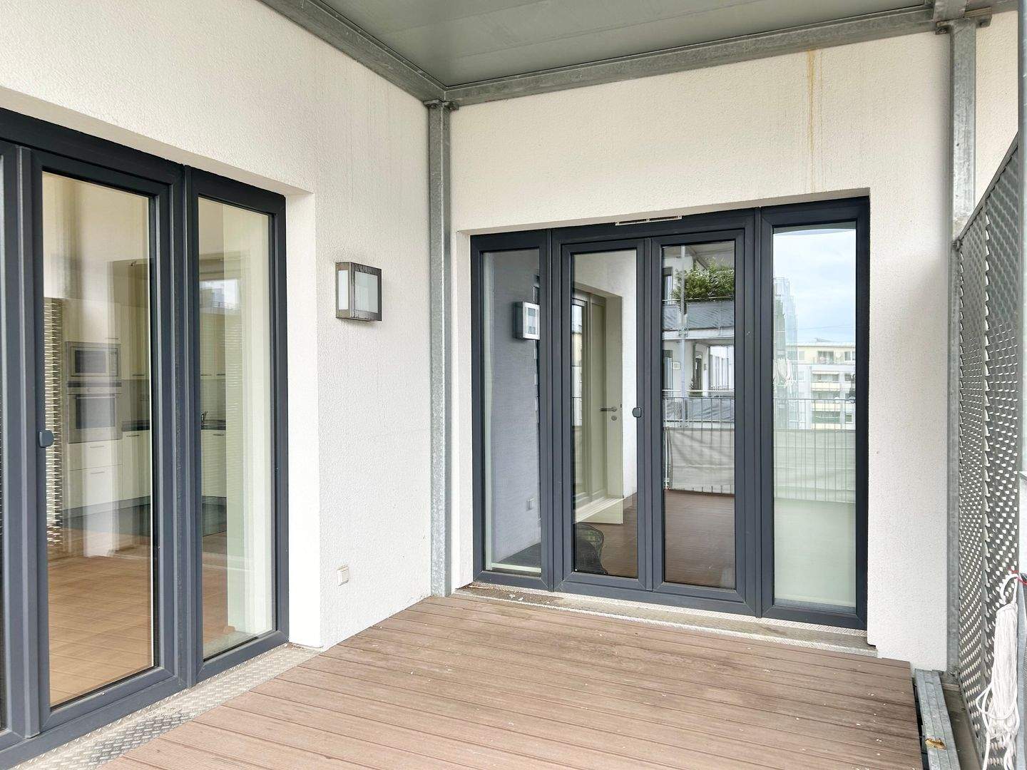 ***BEAUTIFUL*** 2 ZIMMER WOHNUNG MIT EINBAUKÜCHE, BALKON UND TIEFGARAGEN-STELLPLATZ – Nürnberg – Vorschaubild 7