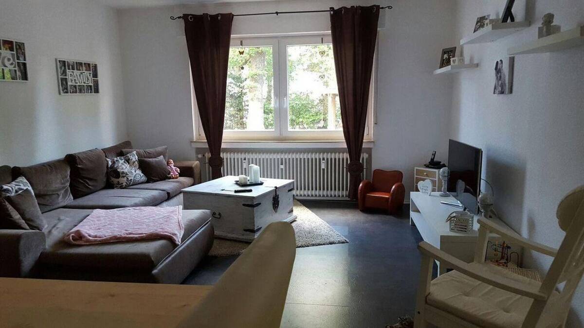 Großzügige Wohnung mit ausgebauten Kellerräumen und Terrasse in Reinshagen – 42857 Remscheid – Bild 1 von 9