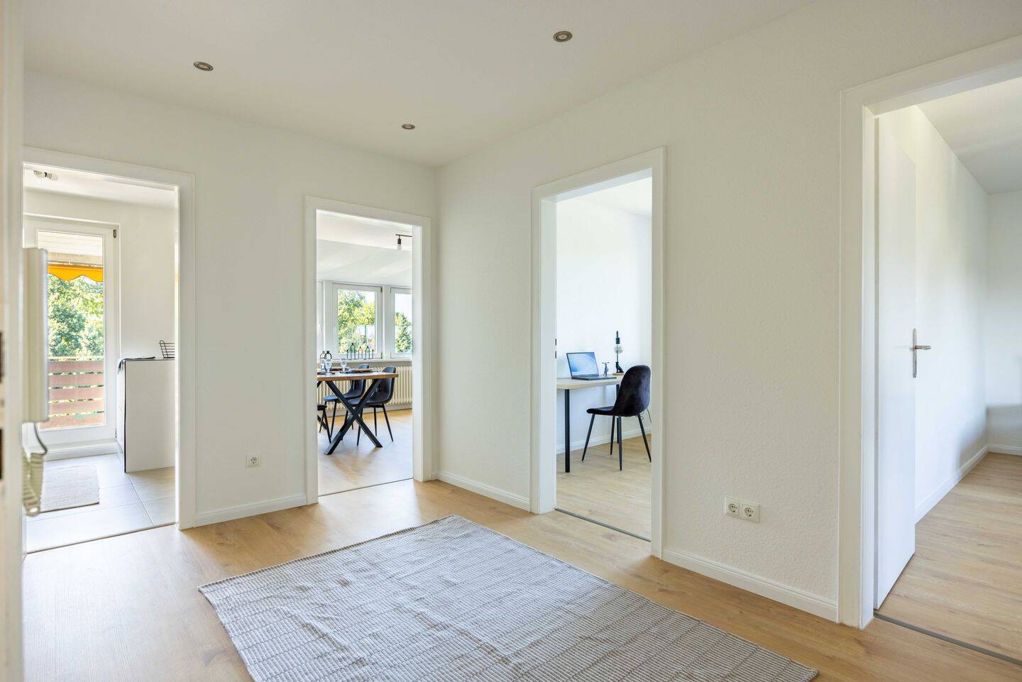 Lichtdurchflutetes Wohnjuwel mit modernem Charme - Ihr neues Zuhause wartet – Bremen – Vorschaubild 2