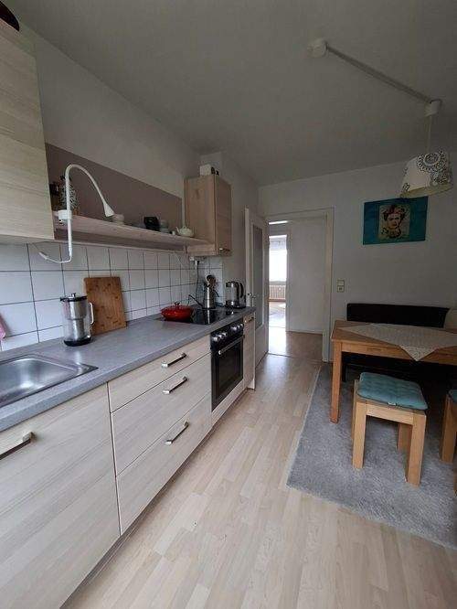 ** Ausschließlich für den 1-2 Personenhaushalt ab 45 Jahre! Helle 3 Zimmerwohnung mit Balkon in fußläufiger Entfernung zur Bonner Innenstadt** – Bonn – Vorschaubild 4