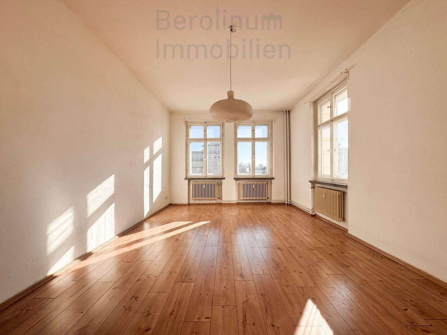 Urbanes Wohnen mit Geschichte: gepflegte 2-Zi-Whg an der Frankfurter Allee – Berlin – Vorschaubild 2