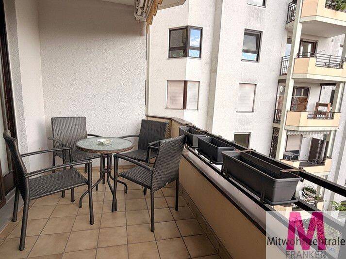 MÖBLIERT! Modern möblierte 3 Zimmer Wohnung mit hellem Wohnzimmer und großzügigem Balkon – Nürnberg – Vorschaubild 8