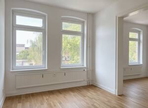 Klassischer Altbau nach Kernsanierung mit Balkon – 24114 Kiel – Vorschaubild 2