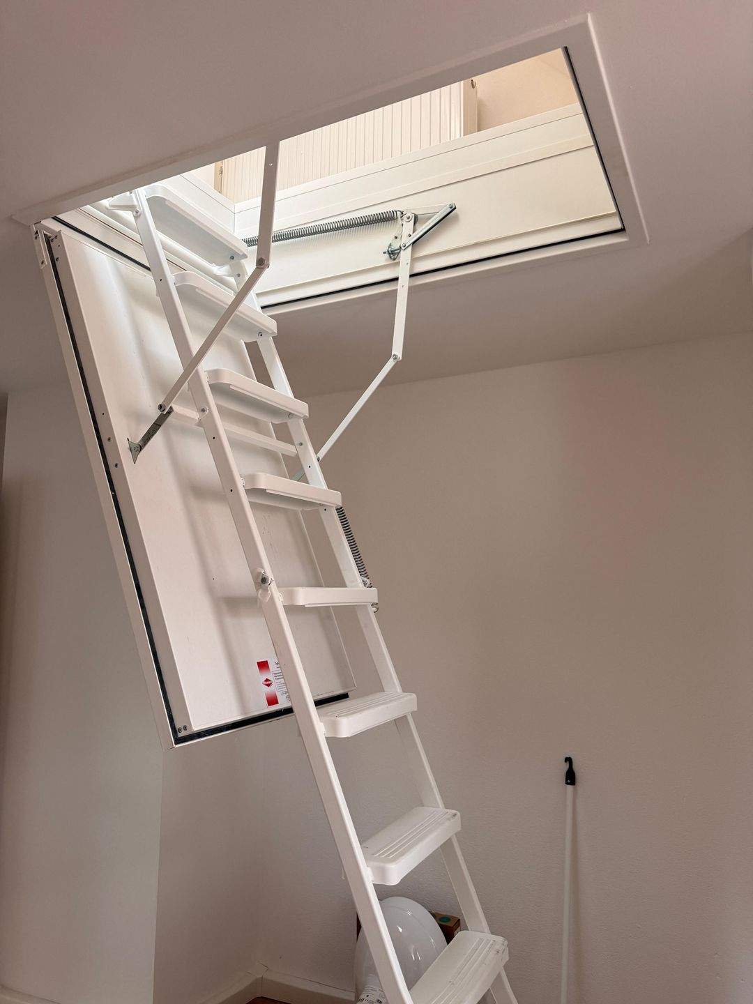 2-Zimmer-Wohnung mit zusätzlichem Spitzboden – Nürnberg – Vorschaubild 4