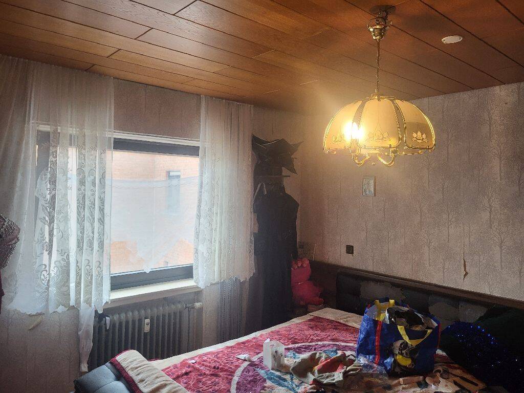 Geräumige 4-Zi.-Wohnung mit Einbauküche und Balkon – Krefeld – Vorschaubild 7
