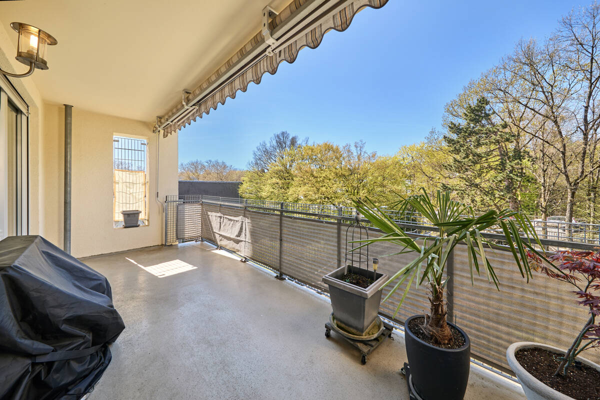 3-ZIMMER-WOHNUNG IN KLARENTHAL! Balkon, Stellplatz, Aufzug und stufenloser Zugang *Baujahr 2003* – Wiesbaden – Vorschaubild 4