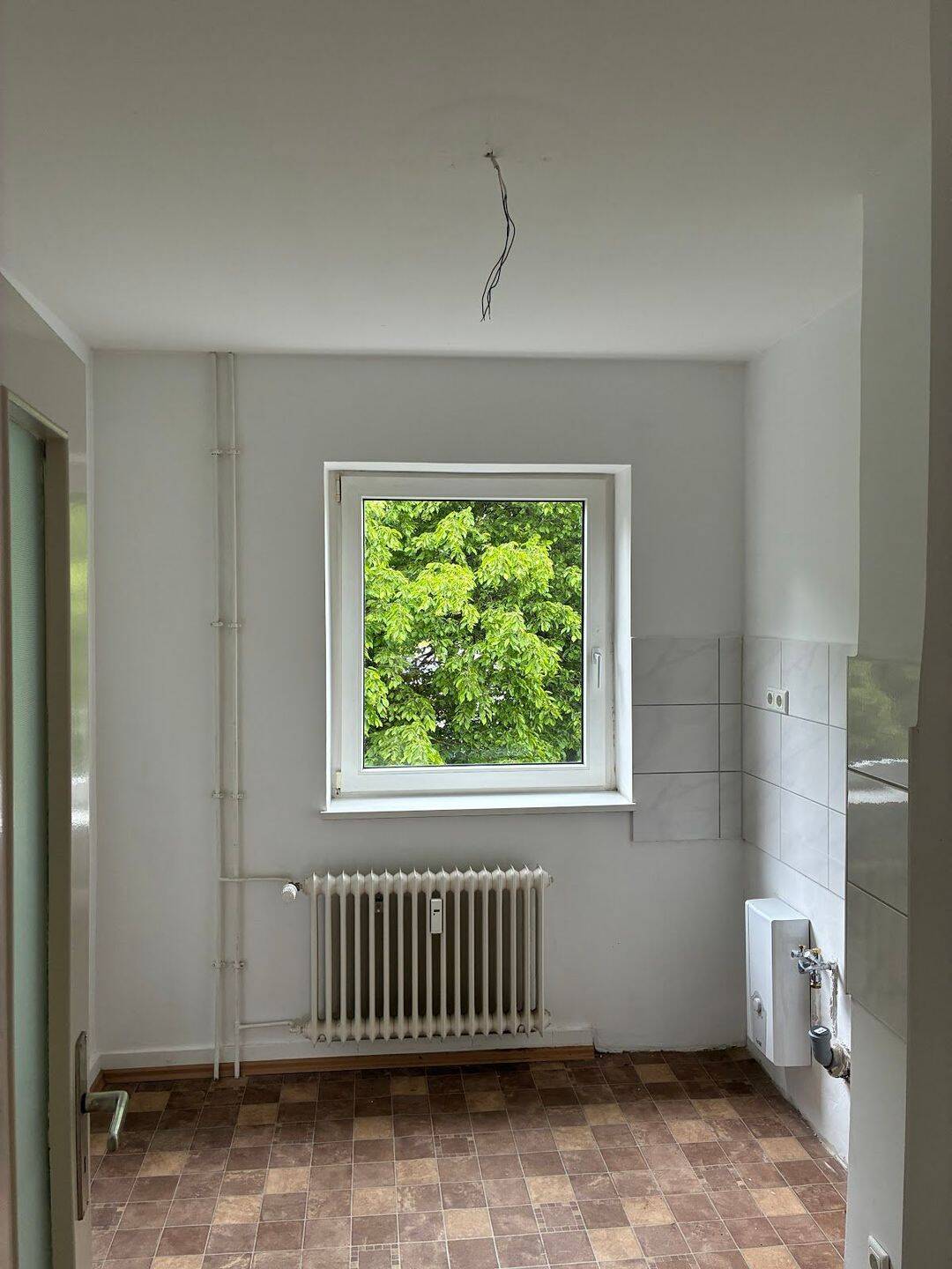 Zentral. Hell. Bezugsfertig - 3 Zimmer mit Balkon im Herzen der Stadt – Salzgitter – Vorschaubild 3
