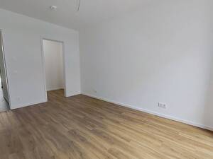 Modernes Wohnen auf zwei Ebenen: Stilvolle Maisonette-Wohnung mit eigenem Garten in Rissen – 22559 Hamburg – Vorschaubild 8