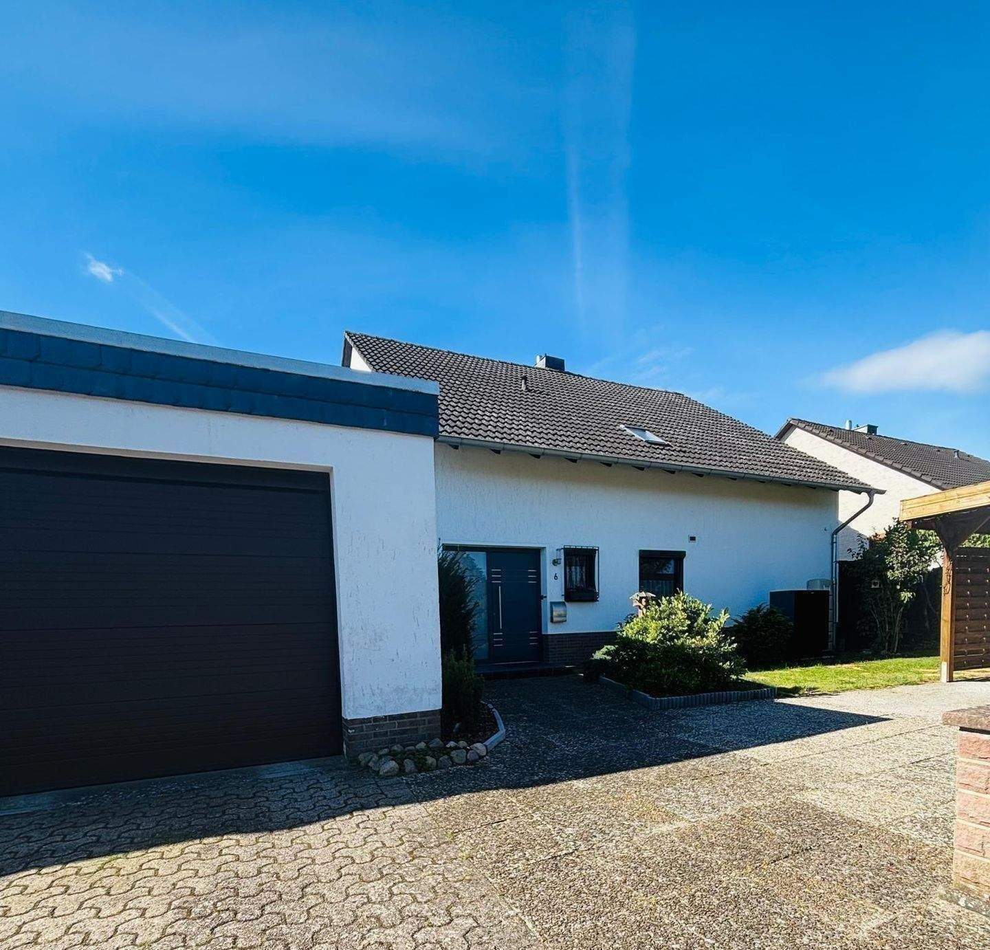 Einzigartiges Raumkonzept, Kaufpreis verhandelbar +++ Großzügiges Splitlevel-Einfamilienhaus mit Wintergarten & PV – Celle – Vorschaubild 2