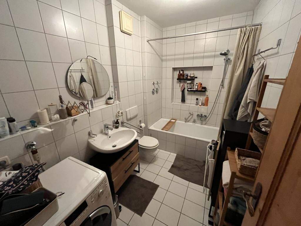 RESERVIERT ! Vermietete Denkmal-2-Zi.-Whg. mit Balkon in der Regensburger Altstadt – Regensburg – Vorschaubild 5