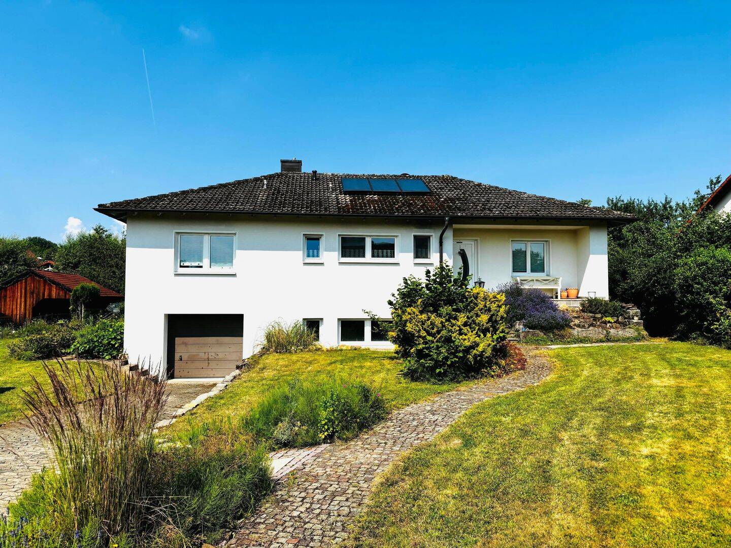 Traumhaus im Grünen: Familienparadies mit großem Garten und einer sofortigen Einzugsmöglichkeit ohne Renovierungsstress!