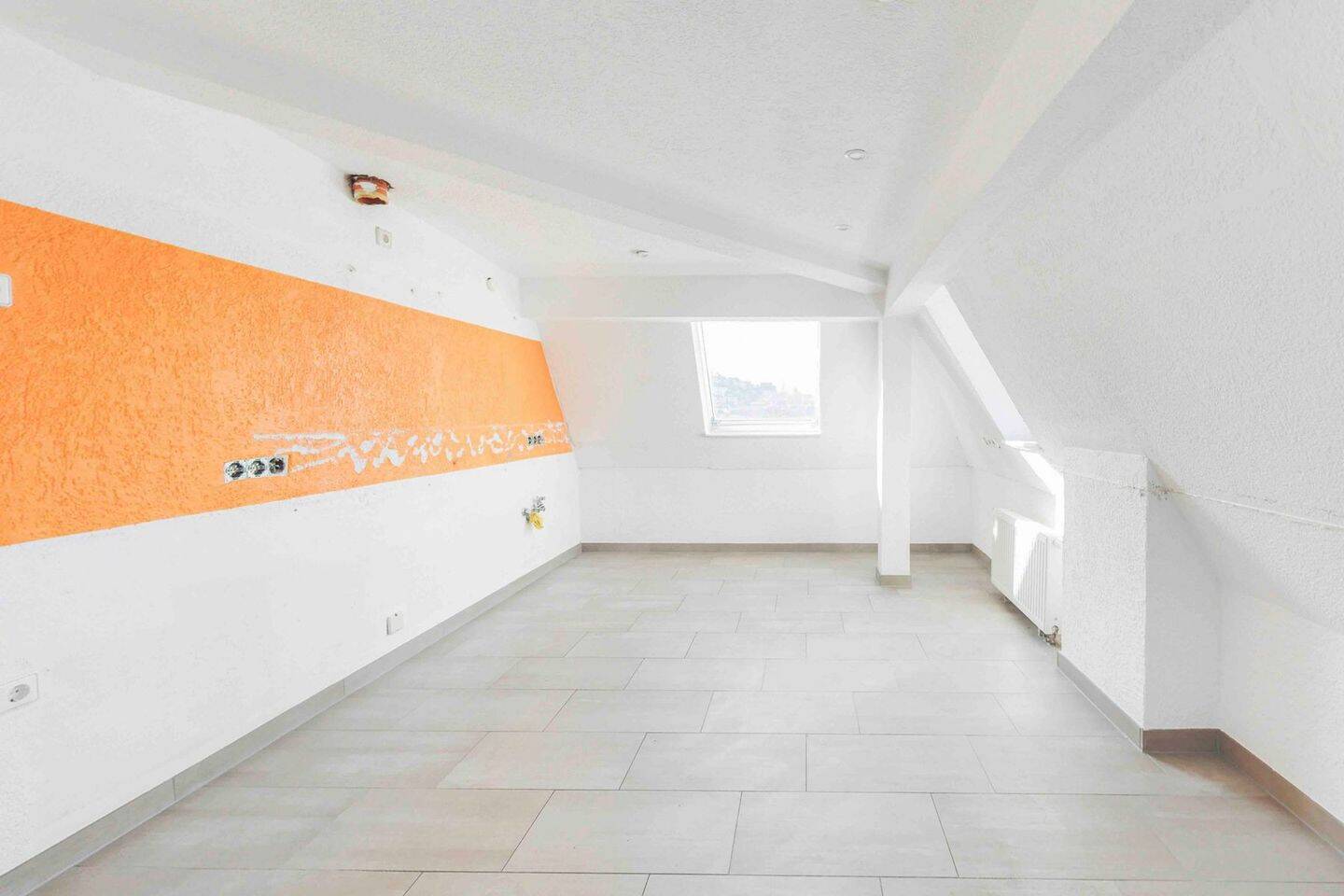 Stilvolle 3,5-Zimmer-DG-Wohnung mit Sauna, Kamin und Stellplatz in zentraler Stuttgarter Lage – Stuttgart – Vorschaubild 6
