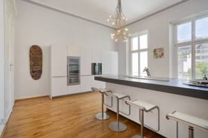 Luxuriöse sanierte Altbauwohnung in Bestlage - Mit Dachterrasse, Stellplatz und Blick ins Grüne – 40217 Düsseldorf – Vorschaubild 5