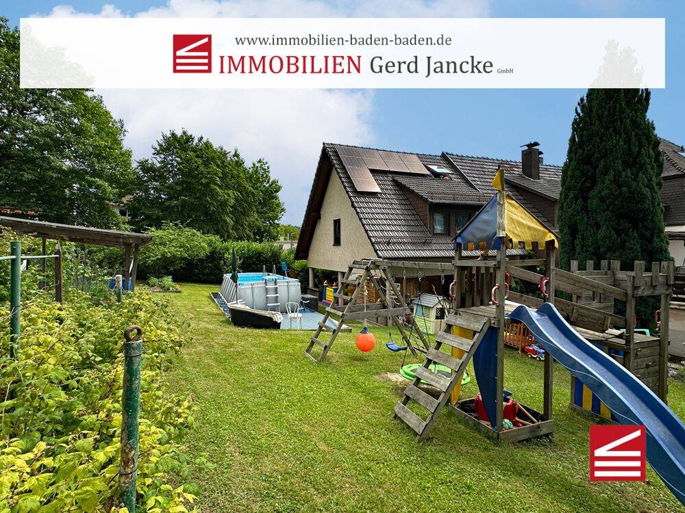 Baden-Baden, Zweifamilienhaus mit großem Garten, Hof und 3 Garagen!