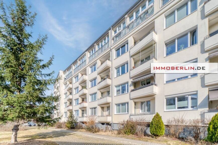 IMMOBERLIN.DE - Sehr angenehme Wohnung mit Südwestbalkon in gefragter Lage – Berlin – Bild 1 von 8
