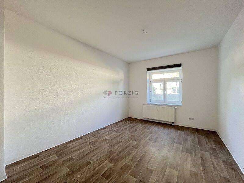 Platz für kleine Füße & große Träume: 4 Zimmer, Sonne, Balkon & Bad mit Extra-Komfort – Chemnitz – Vorschaubild 4