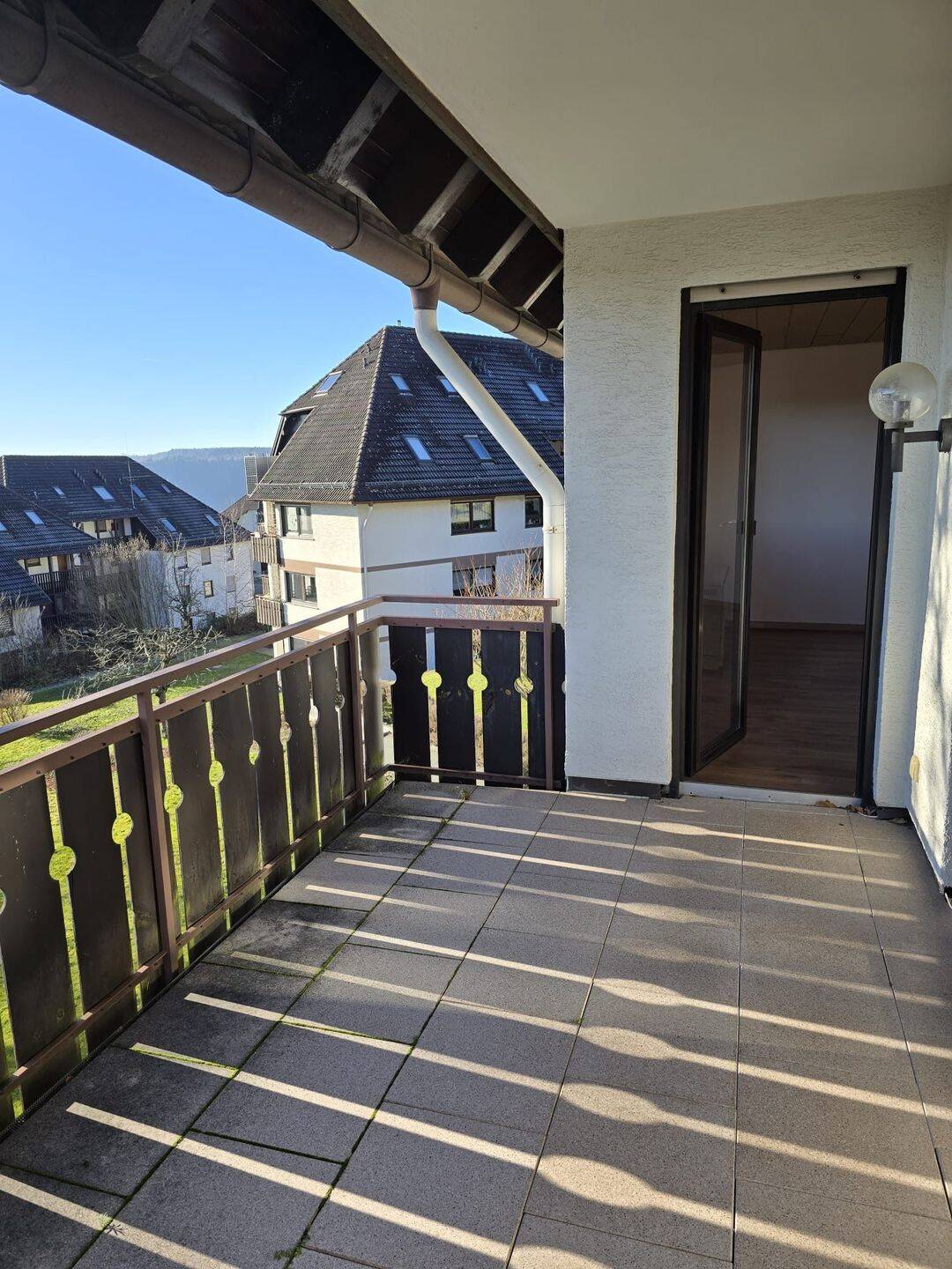 Helle 2-Zimmer-Wohnung mit Traumblick, Südbalkon und Tiefgarage in Monakam – Bad Liebenzell – Vorschaubild 3