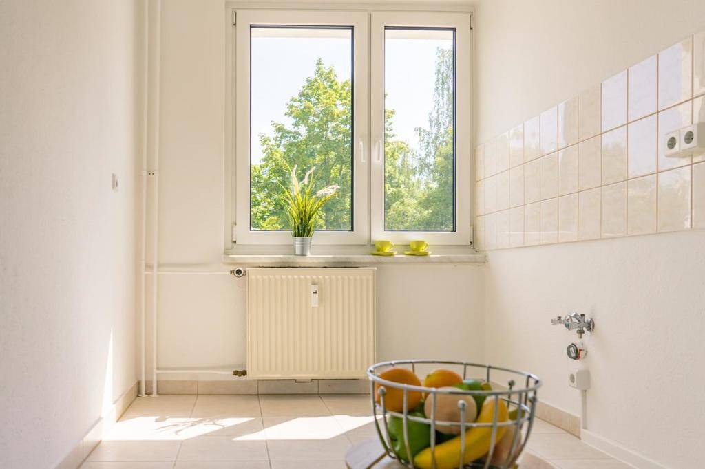 NEU sanierte 2-Raum-Wohnung und alle Räume mit Fenster – Chemnitz – Vorschaubild 2
