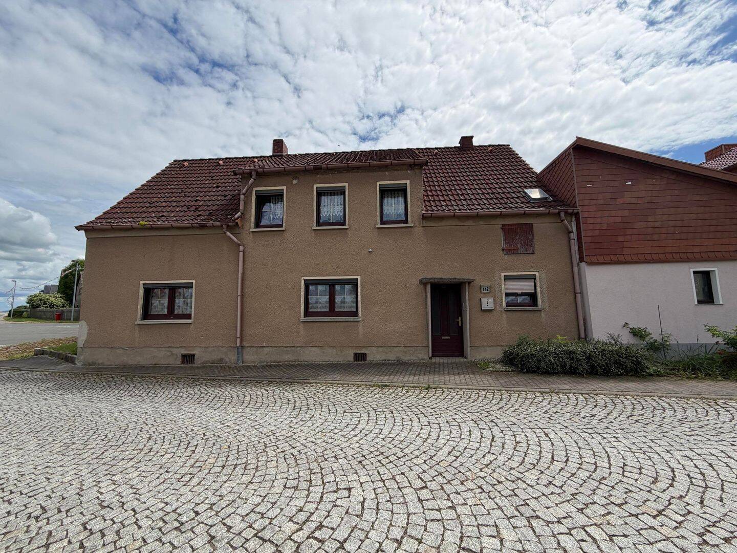 Solides Einfamilienhaus mit Nebengelass und zusätzlicher Pachtfläche – Frömmstedt – Vorschaubild 2
