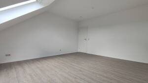 Dachgeschosswohnung mit 4 Zimmern und viel Tageslicht in Erfurt – Arnstädter Straße 21, 99096 Erfurt – Vorschaubild 6