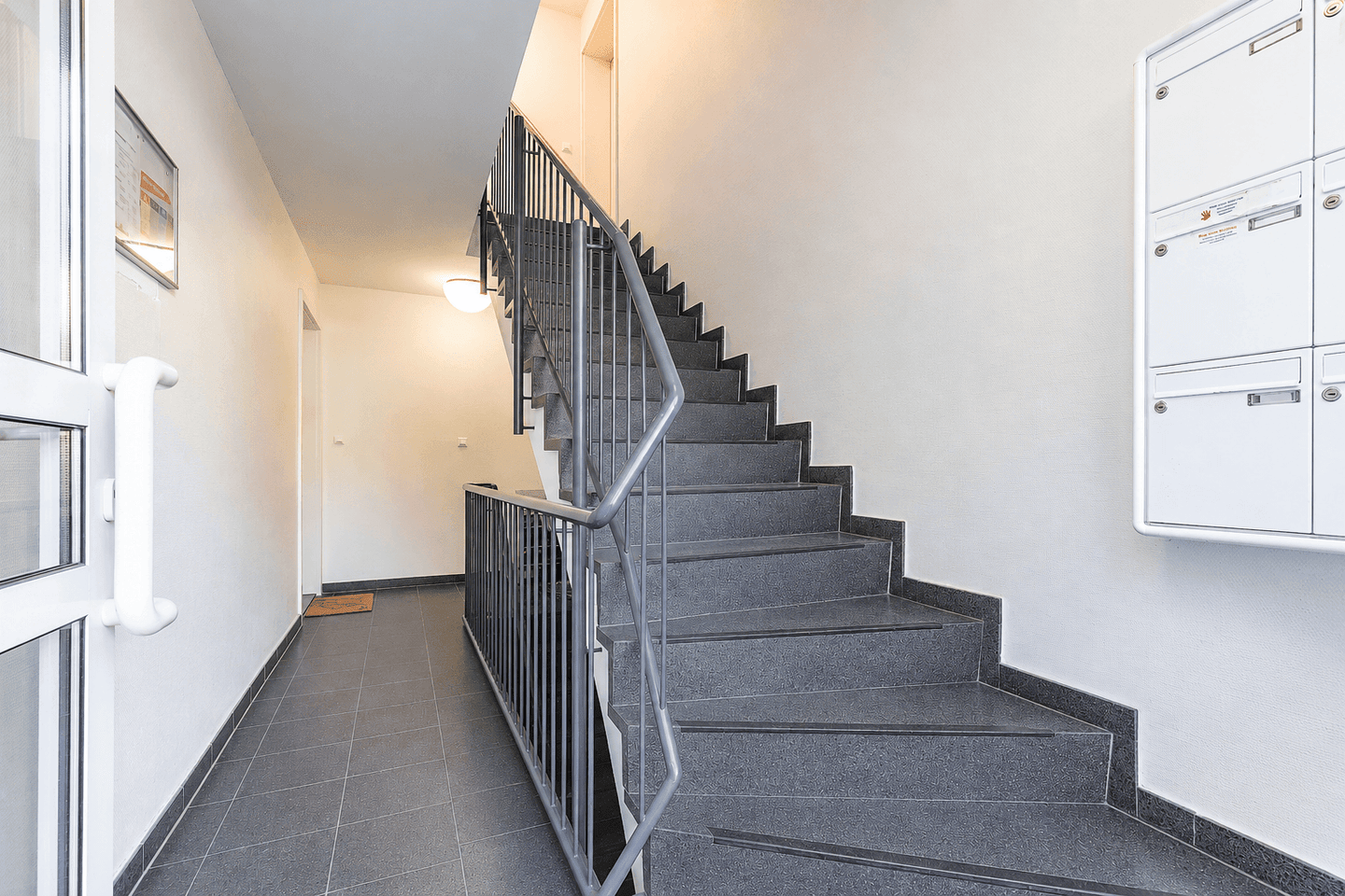 Well-designed 3-room apartment with west-facing terrace – Berlin – Vorschaubild 6