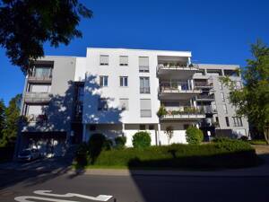 TRIER - Heiligkreuz - moderne 3 Zimmer Wohnung mit Terrasse, Balkon und Garage