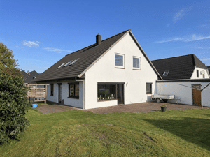 RESERVIERT Zweifamilienhaus in idyllischer Lage von Uthlede