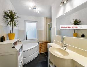 IMMOBERLIN.DE - Exzellenter Bungalow mit Ausbaupotential in wohnlicher Familienlage – 12621 Berlin – Vorschaubild 9