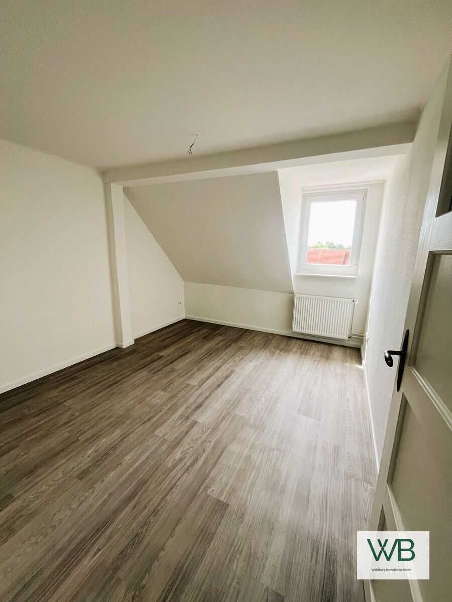 Einziehen und wohlfühlen: Moderne Dachgeschosswohnung in gepflegtem Wohn- und Geschäftshaus – Wolfsburg – Vorschaubild 6