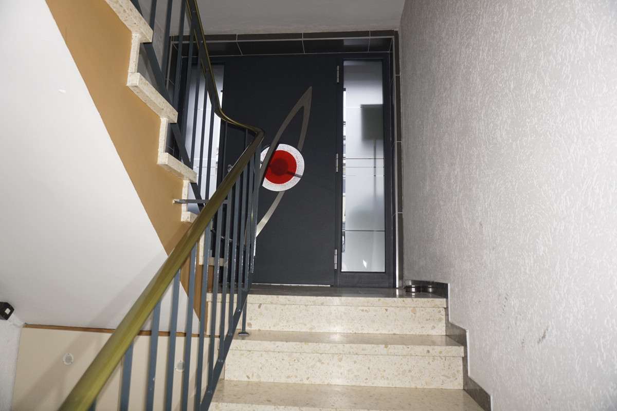 Sehr gepflegtes, renoviertes 3-FH mit 5 Balkons und wunderschönem Fernblick, 3 Garagen mit Stellplät – Pirmasens – Vorschaubild 6
