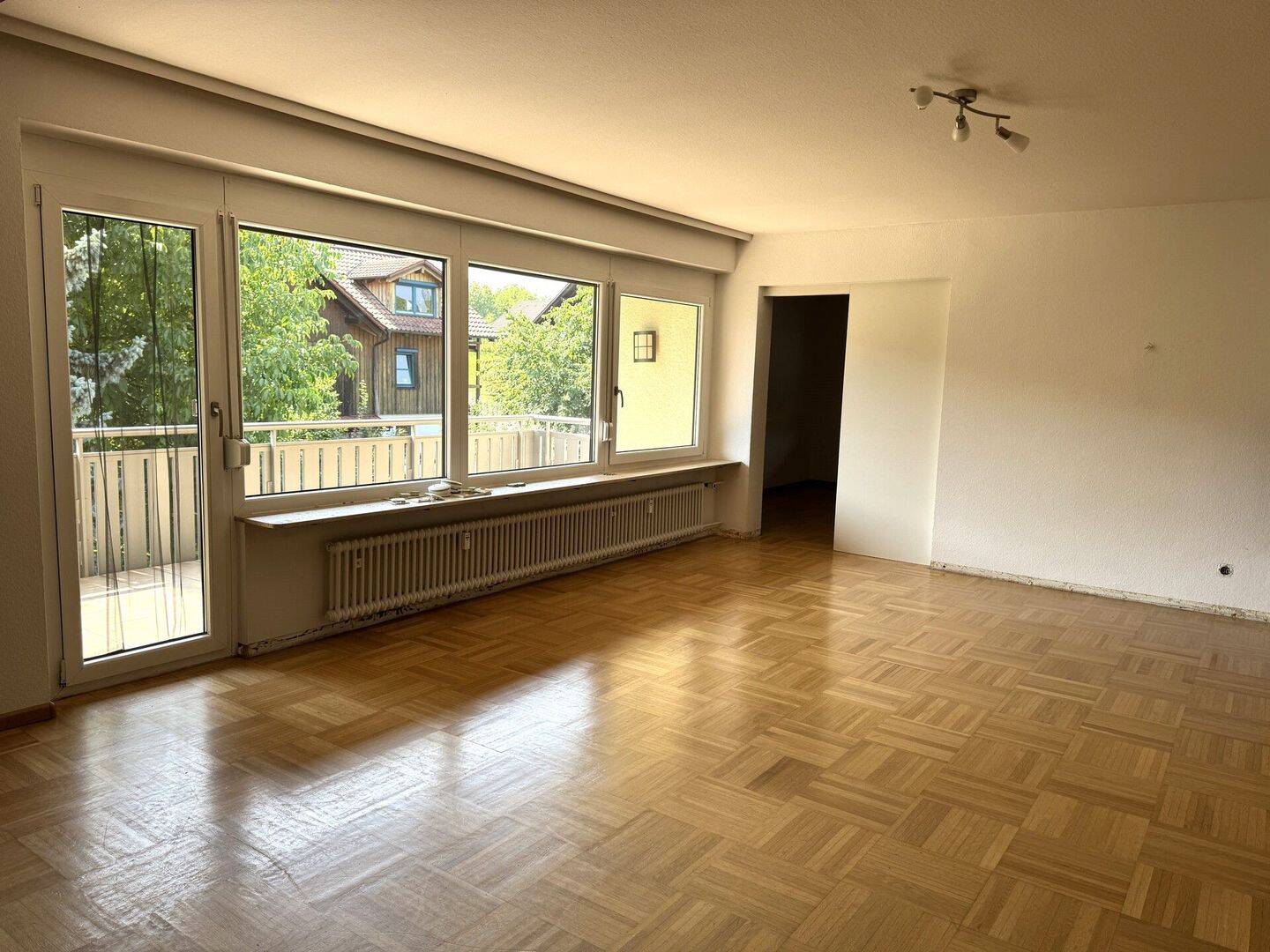 Großzügige 4- Zimmer- Eigentumswohnung mit Garage – Baden-Baden – Vorschaubild 9