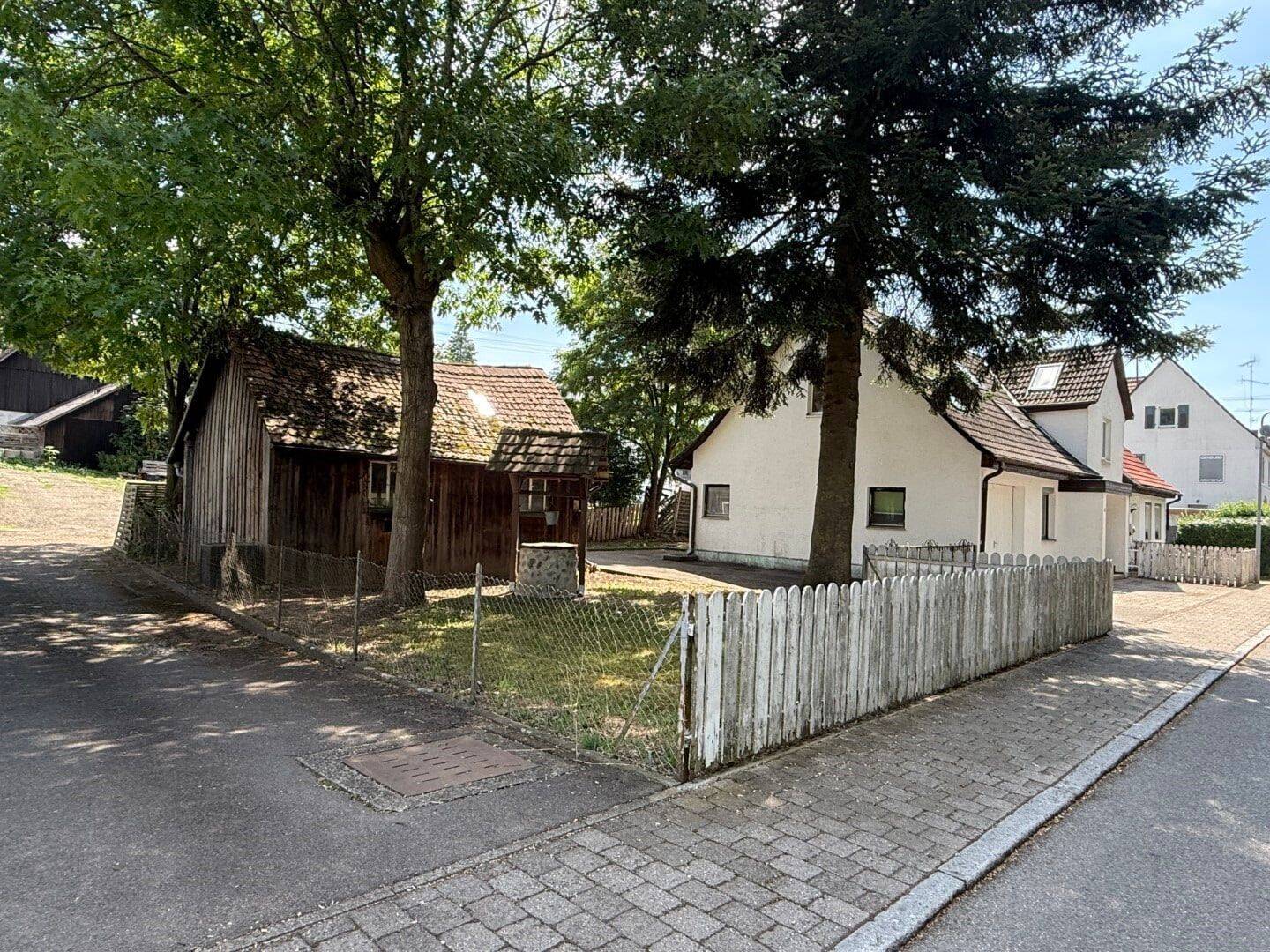 Willkommen Zuhause! Hübsche DHH in zentraler Lage mit großem Garten, Garage und ganz viel Grün – Ostrach – Vorschaubild 4