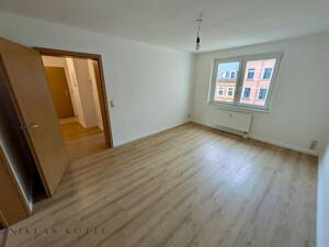 ++ Balkon, Einbauküche und Stellplatz: wunderschöne, helle 2-Raum Wohnung in Zwickau ++ – 8058 Zwickau – Vorschaubild 9