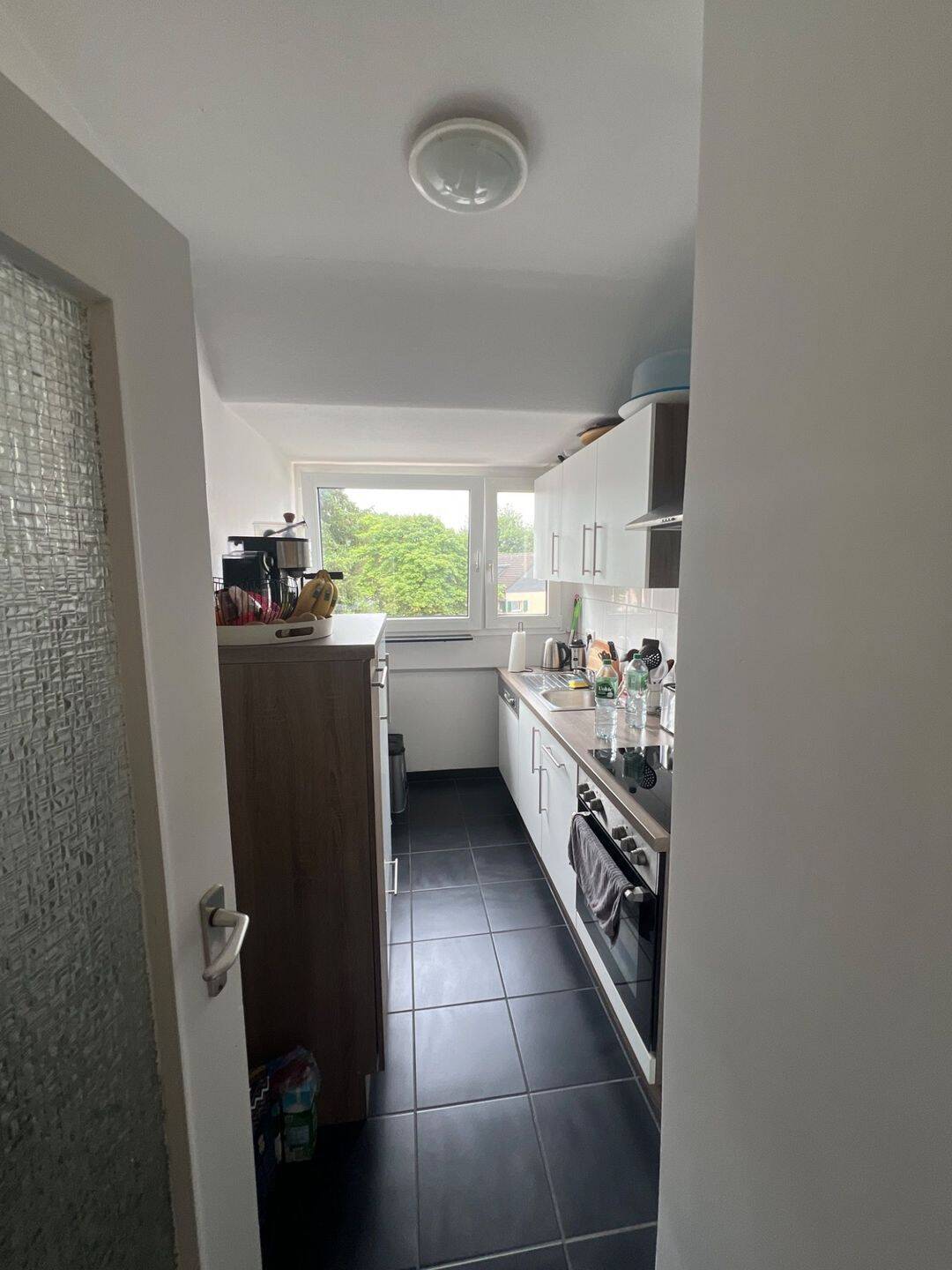 Helle Dachgeschoss-2-Zimmer-Wohnung mit viel Tageslicht in Köln – Köln – Vorschaubild 4