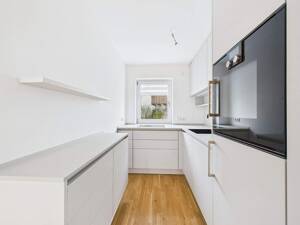 Hochwertiges KFW-55 Reihenmittelhaus in Regensburg mit Luxus-Küche, Fußbodenheizung und Garten! – 93057 Regensburg – Vorschaubild 9