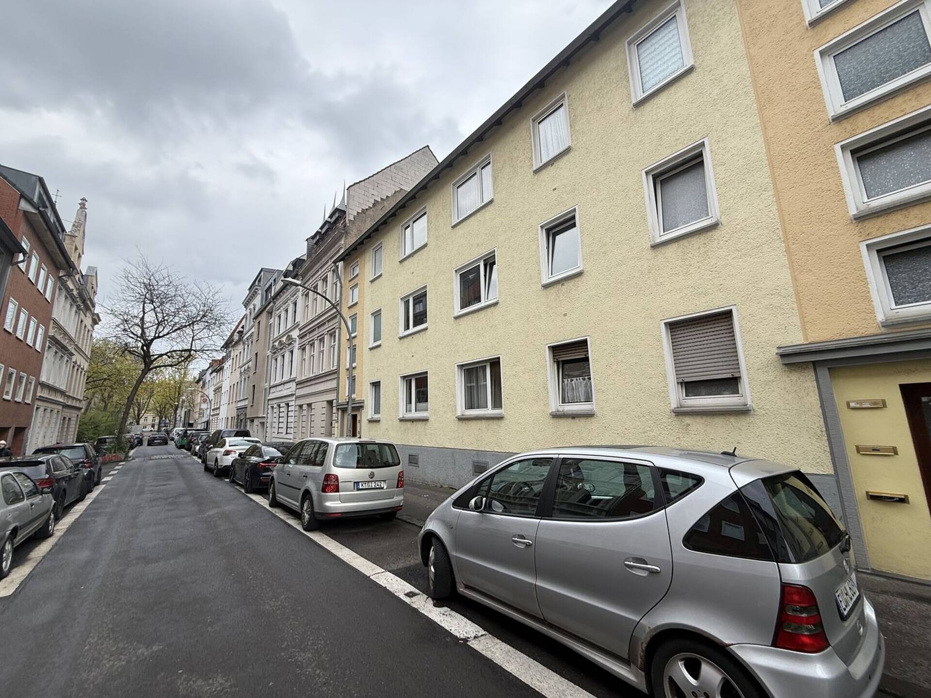 Etagenwohnung in 50733 Köln mit 67 m² kaufen