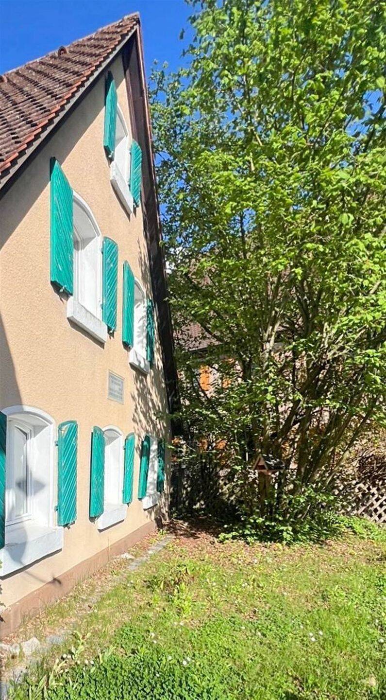 Denkmaljuwel! Charmantes Bauernhaus in Nürnberg-Buch