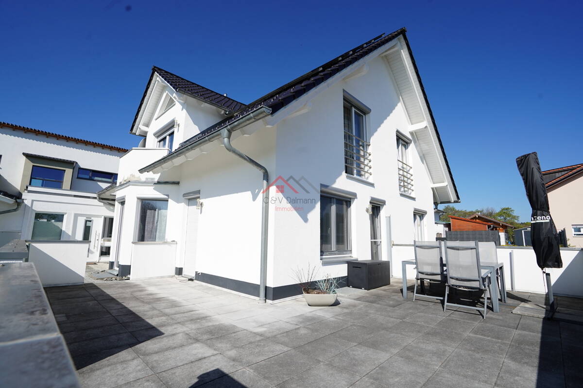 Modernes und freistehendes Einfamilienhaus mit Einliegerwohnung in idyllischer Randlage von Mahlstetten – Mahlstetten – Vorschaubild 9