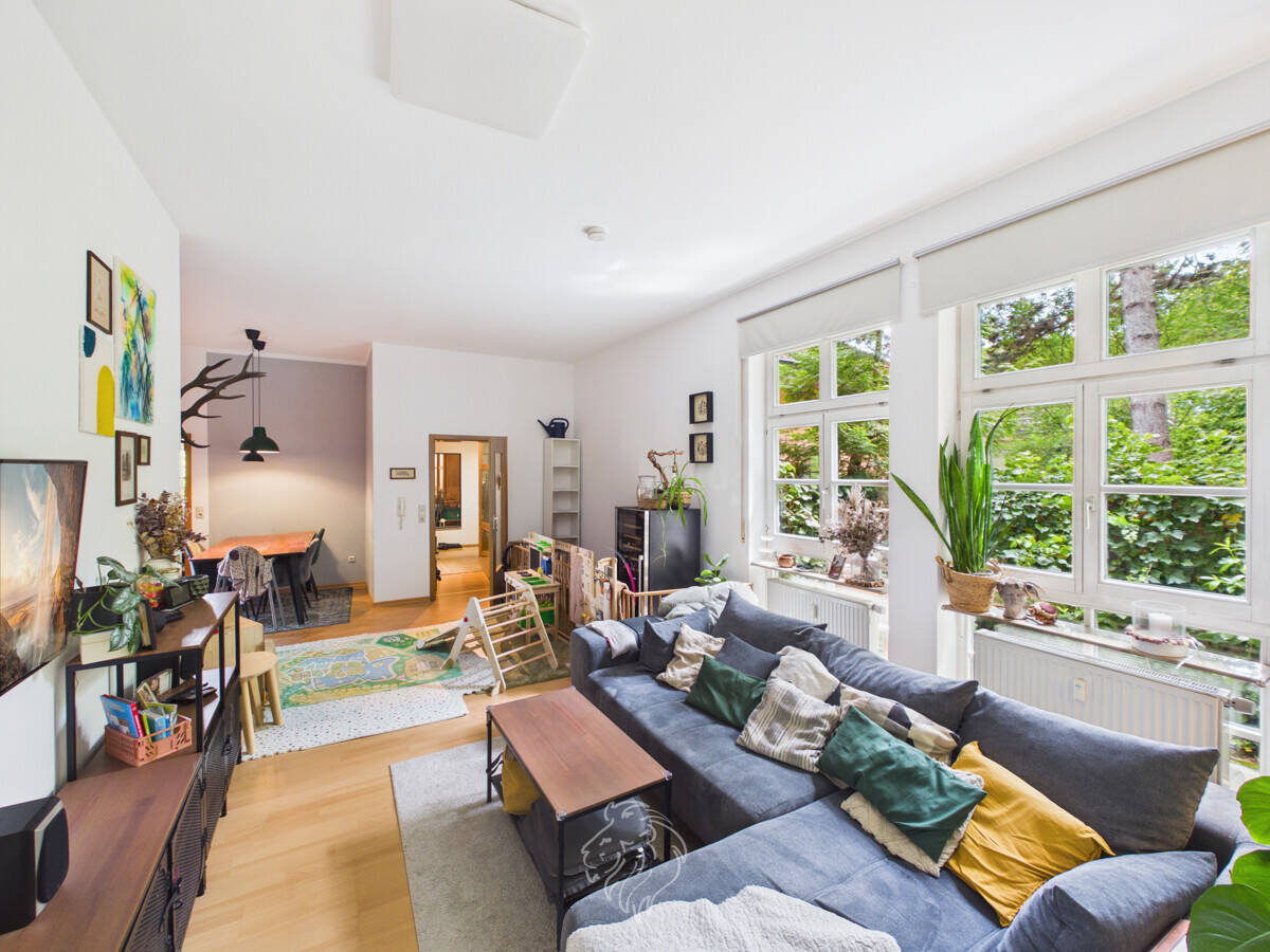 Charmante 3-Zimmer-Eigentumswohnung mit großer Terrasse & Altbauflair