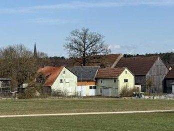 Weismain OT - Sanierungsbedürftiges Wohnhaus mit Scheune und Nebengebäude/Lager – Weismain – Bild 1 von 6
