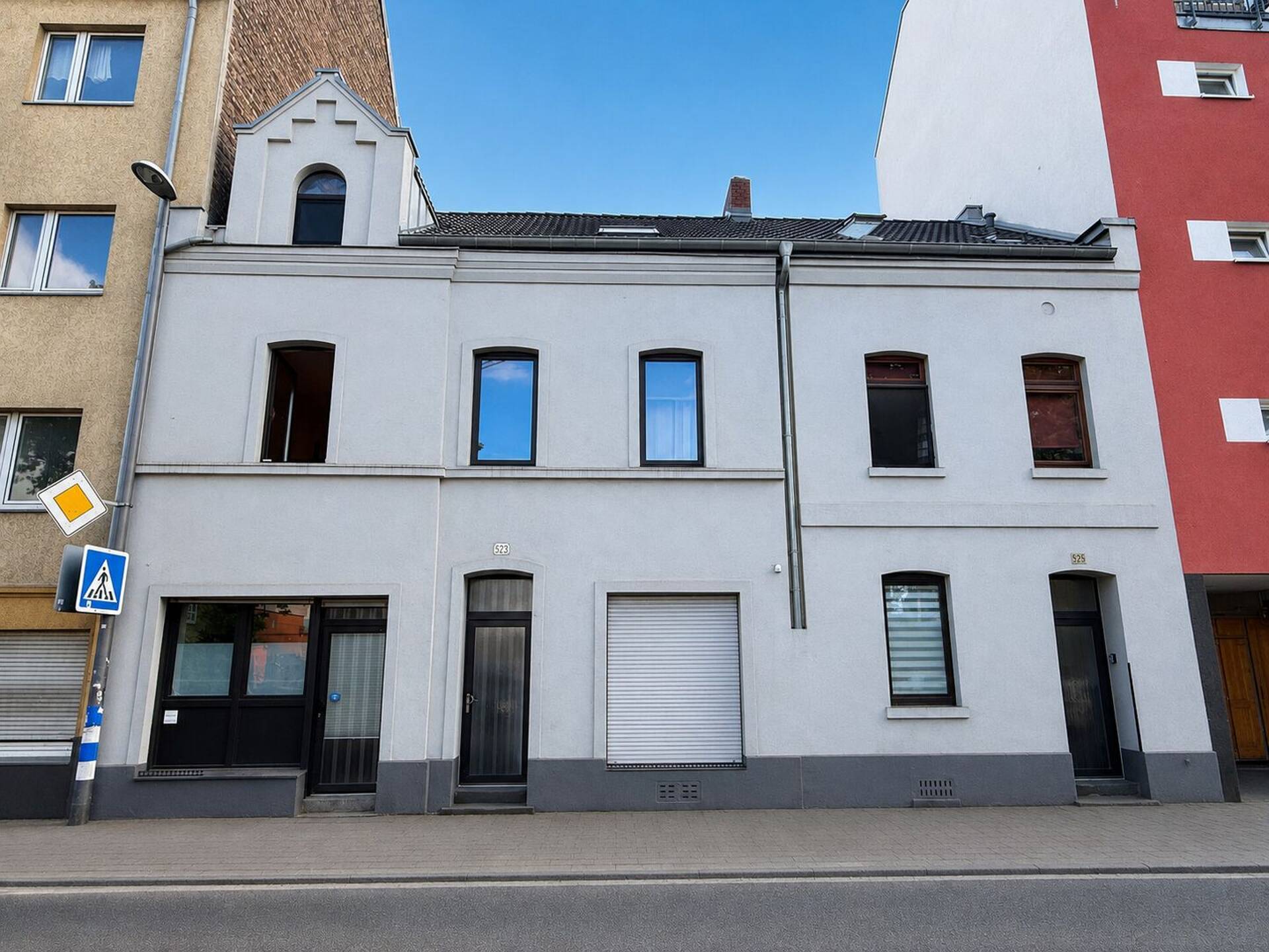 Mehrfamilienhaus in 50827 Köln mit 290 m² kaufen