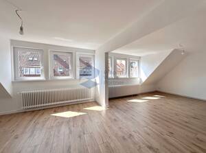 TOP Lage: 4-Zimmer-Wohnung mit großem Wohn- Essbereich