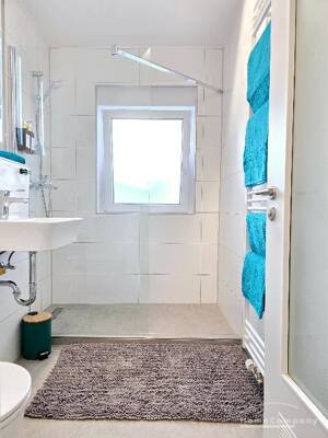 Offenbach 8072512 - Komplett möbliert & ausgestattetes 2-Zimmerapartment mit PKW Stellplatz – 63067 Offenbach am Main – Vorschaubild 3