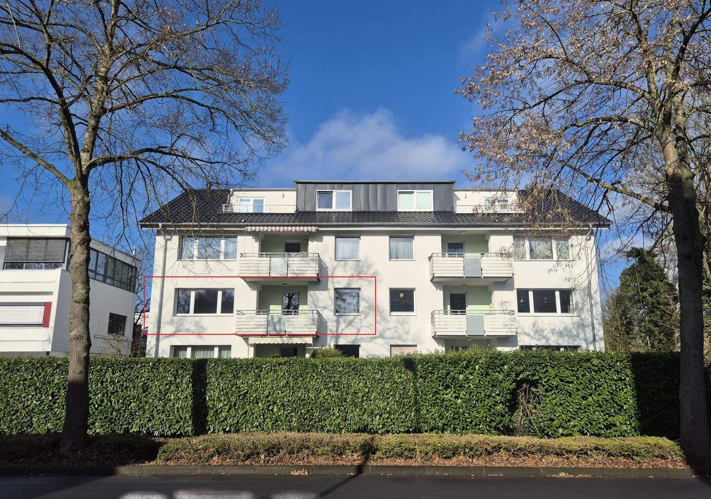 Großzügige 4-Zimmerwohnung mit Balkon in begehrter Wohnlage von Bonn-Röttgen! – Bonn – Bild 1 von 9