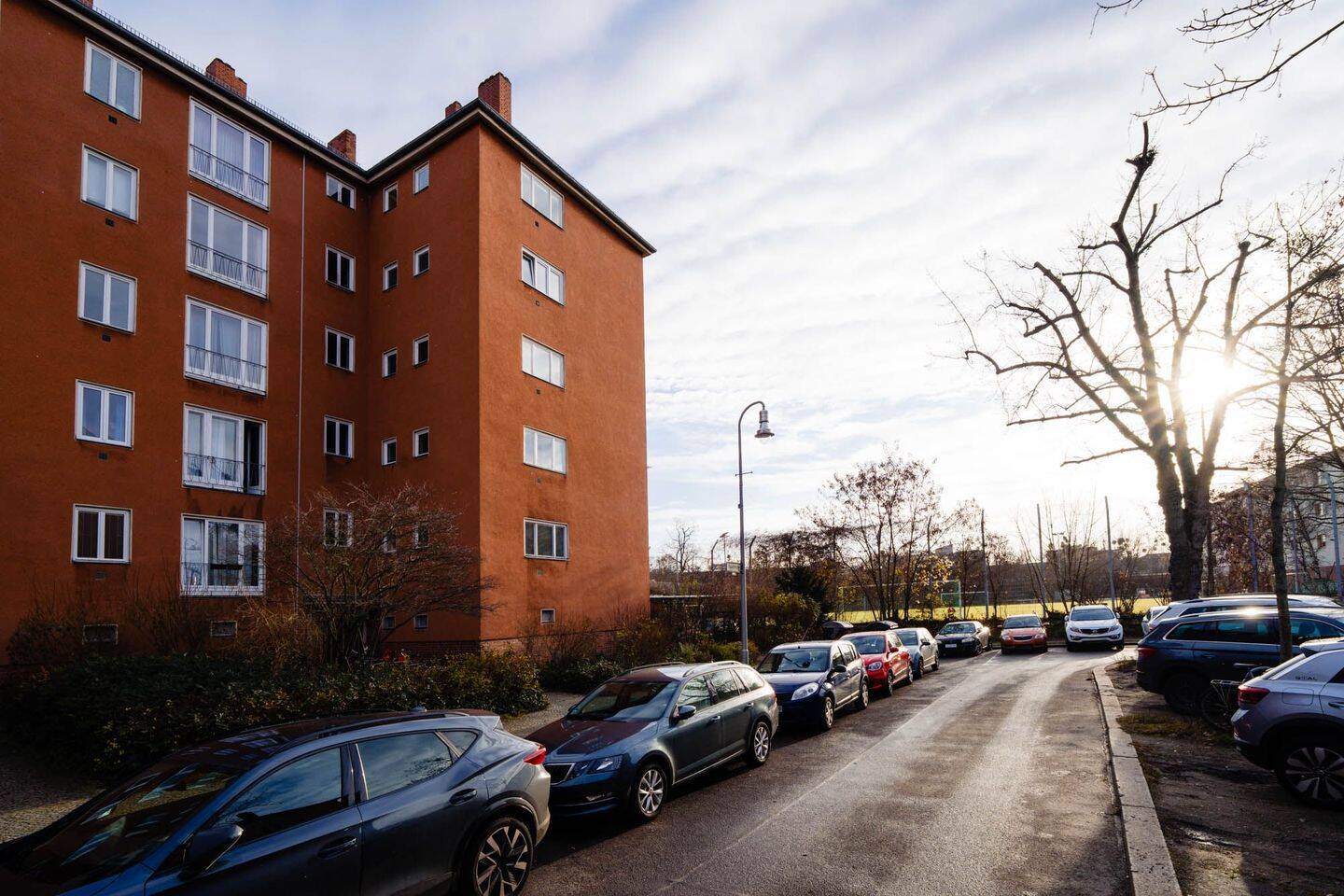 Lichtdurchflutete, großzügige und bezugsfreie Wohnung mit großem Balkon, Friedenau. – Berlin – Vorschaubild 5