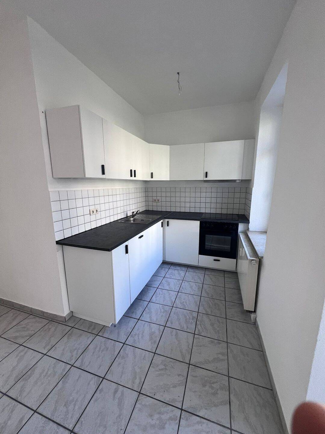 1 NKM-frei für Ihren Umzug! * Perfekte Singlewohnung mit Balkon und Einbauküche